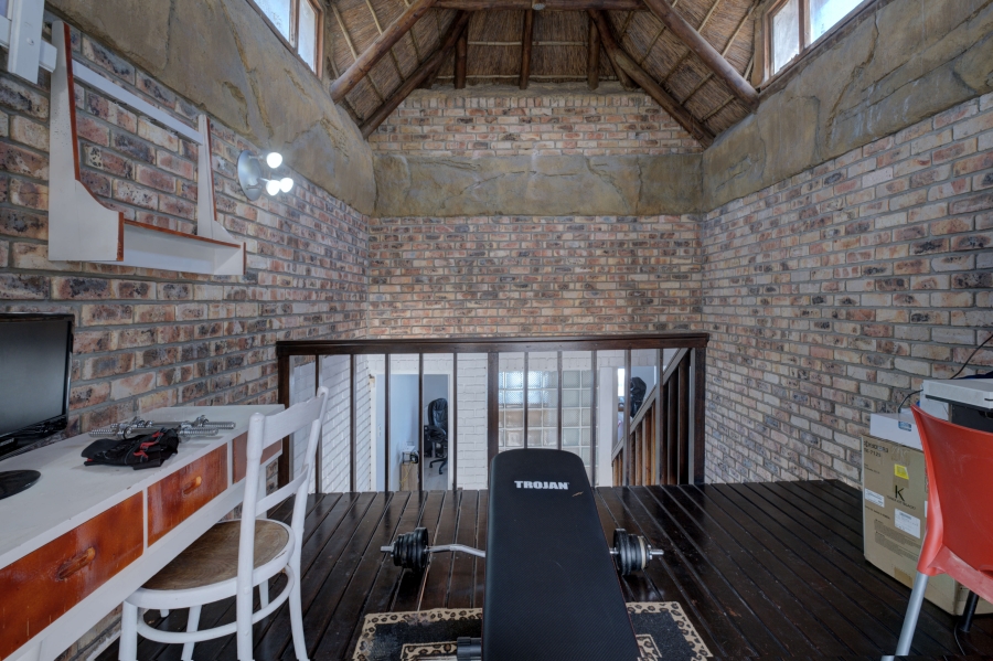 4 Bedroom Property for Sale in Seaview Eastern Cape